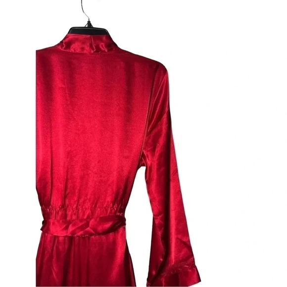 1689. VINTAGE MORGAN TAYLOR INTIMATES SATIN SILKY ROBE RED IN COLOR SIZE LARGE - Picture 7 of 9